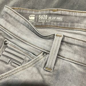 G-STAR RAW 5620 3D ZIP KNEE SUPER SLIM 33 x 30